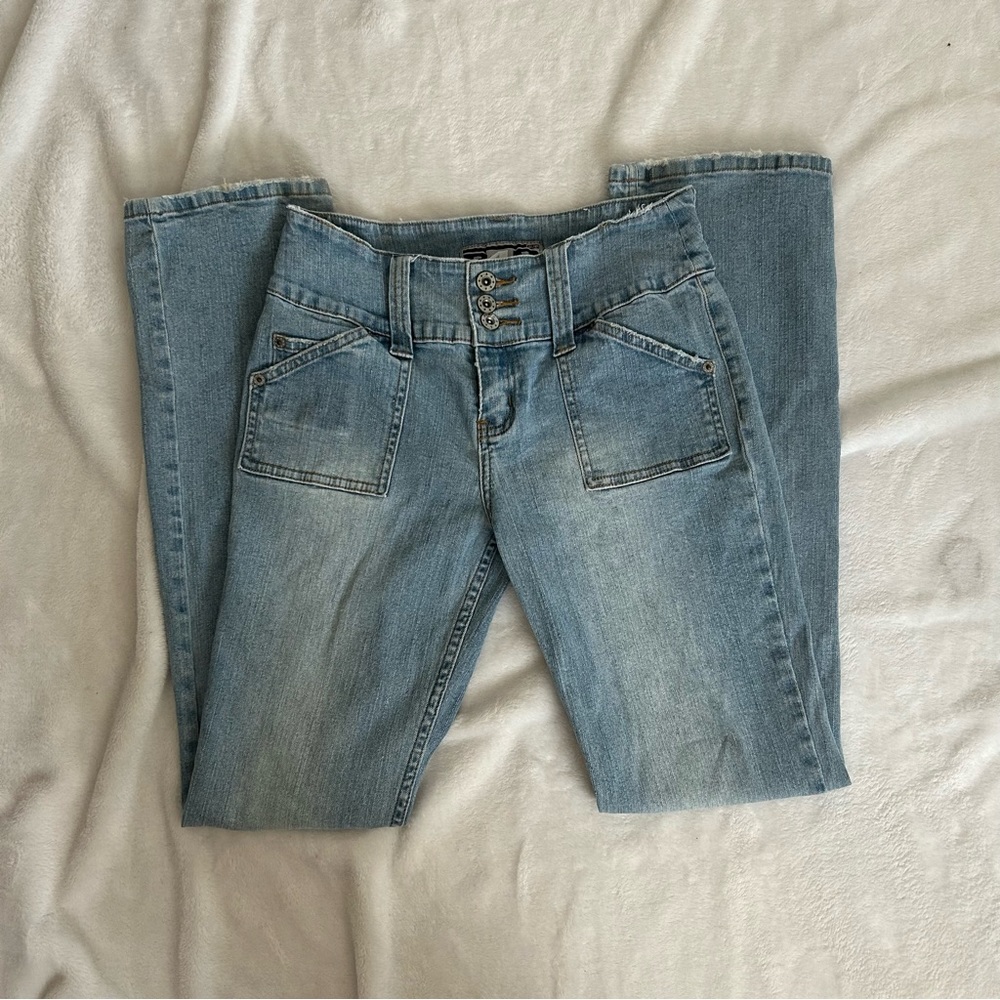 cute light wash r4r rave bootcut jeans!